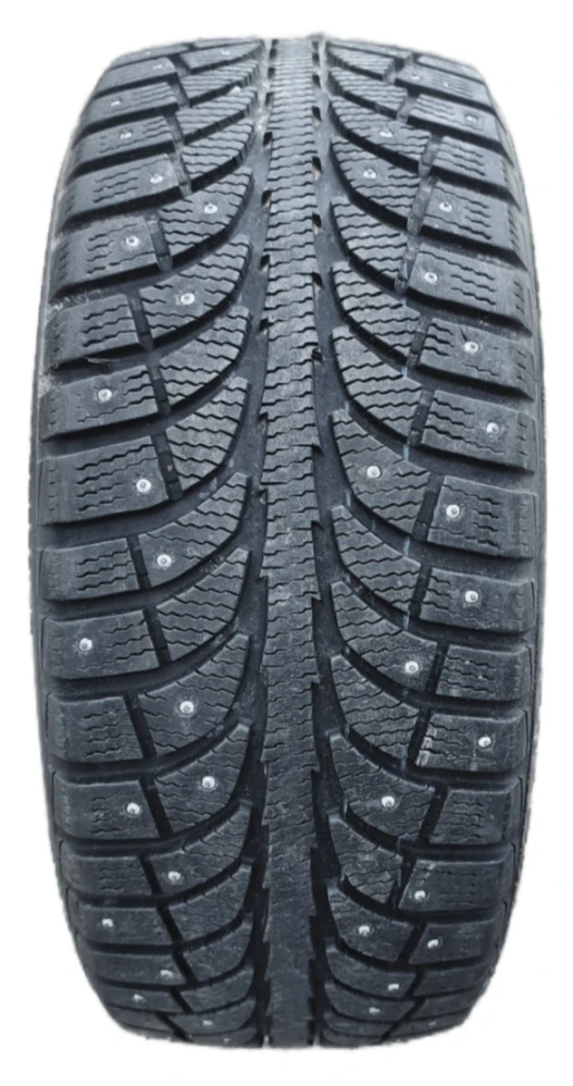 2225/45 R17 CHAMPIRO 4KS ZIMNÍ, vzorek 7mm a mají hroty