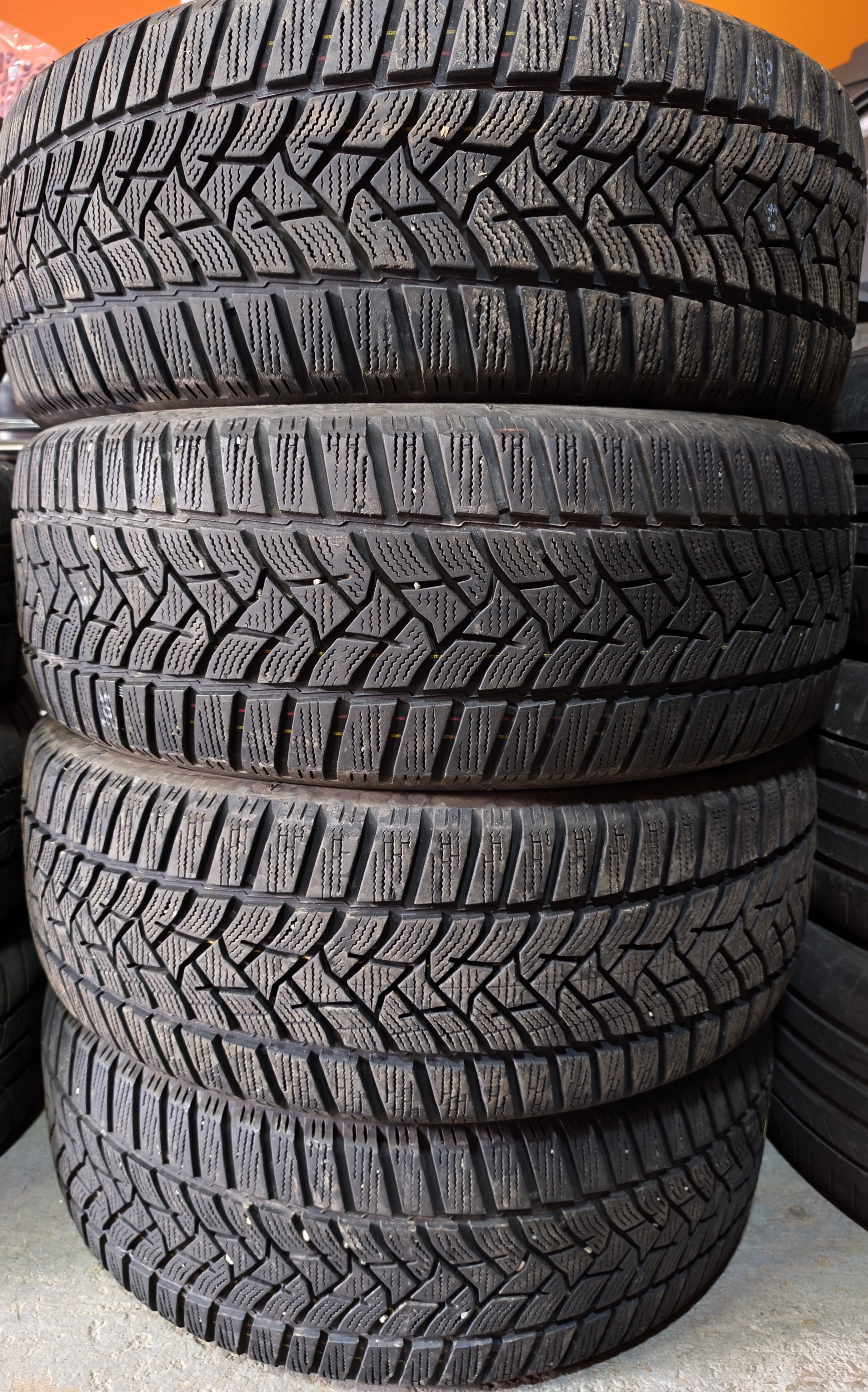 205/55 R16 DUNLOP 4KS ZIMNÍ, vzorek 6,5mm